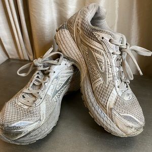 Used Running Shoes: Brooks Adrenaline GTS